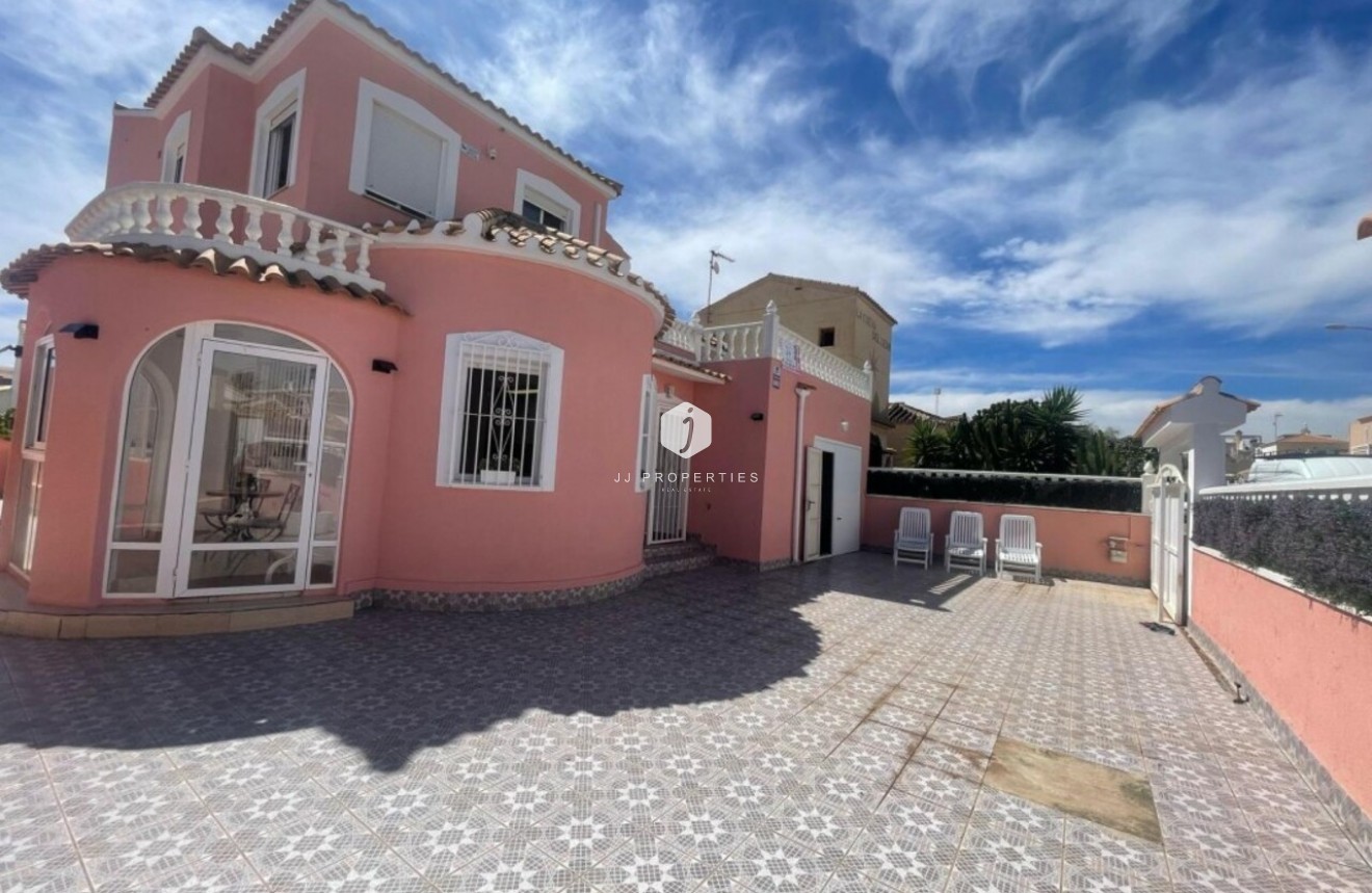 Segunda mano - Villa -
Playa Flamenca - Costa Blanca