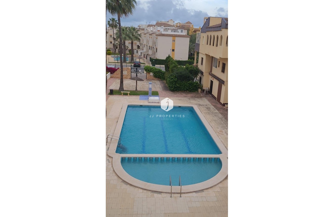 Resale - Apartment / flat -
Torrevieja - Punta prima