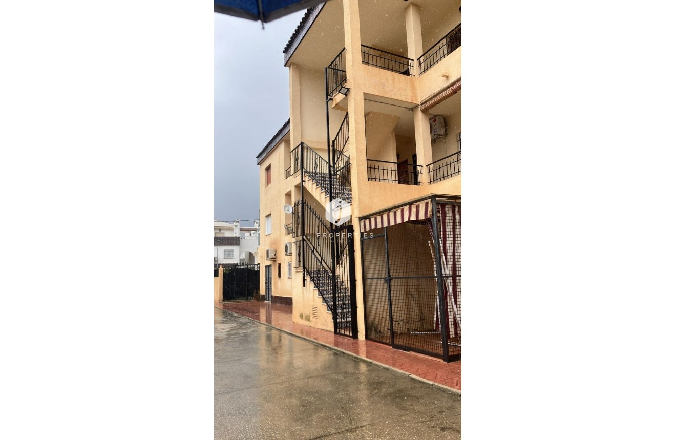 Resale - Apartment / flat -
Torrevieja - Punta prima