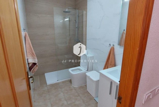Resale - Apartment / flat -
Torrevieja - Punta prima