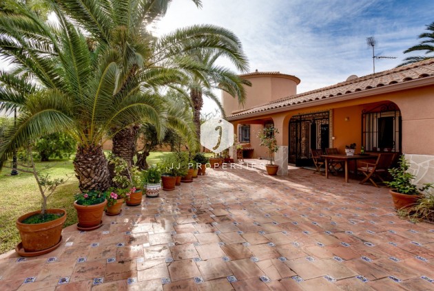 Segunda mano - Villa -
Torrevieja - San luis