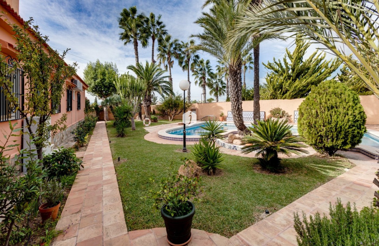 Segunda mano - Villa -
Torrevieja - San luis