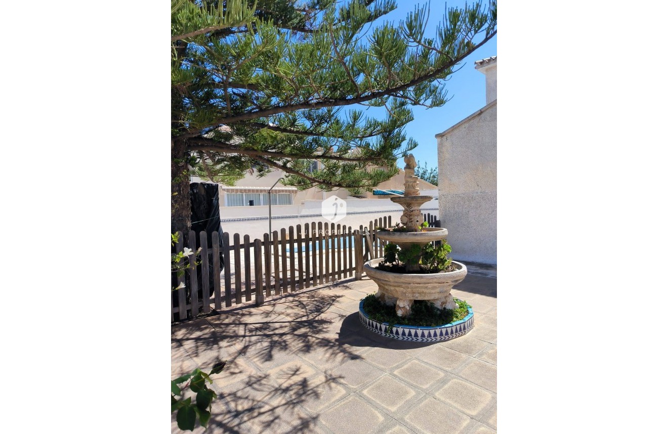 Segunda mano - Chalet -
Orihuela Costa - Cabo Roig