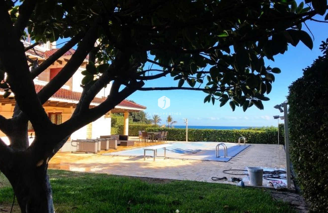 Tweedehands - Villa -
Orihuela Costa - Costa Blanca