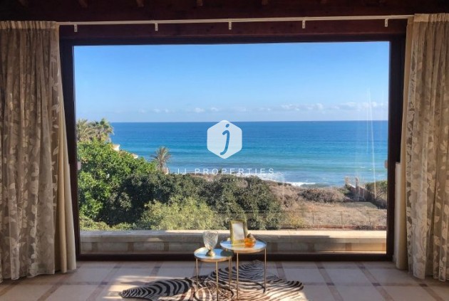 Tweedehands - Villa -
Orihuela Costa - Costa Blanca