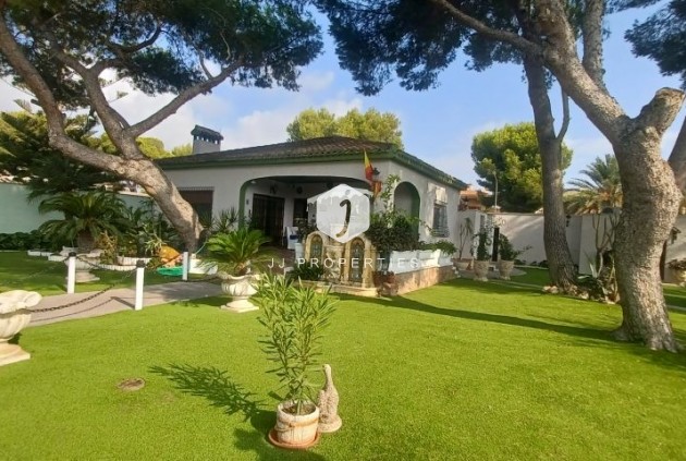 D'occasion - Villa -
Orihuela Costa - Costa Blanca