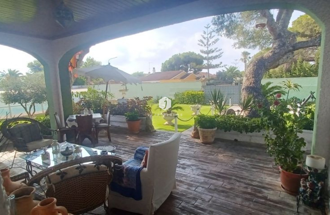 D'occasion - Villa -
Orihuela Costa - Costa Blanca