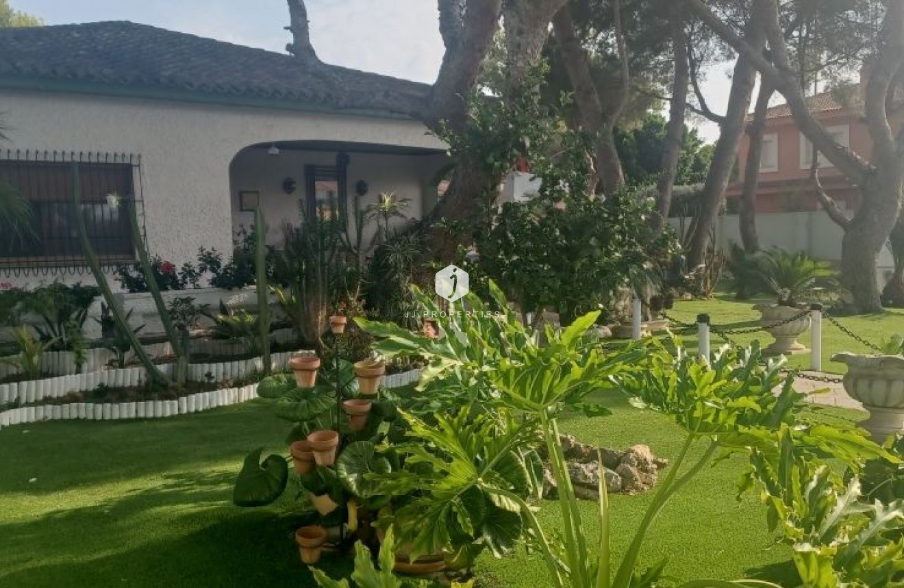 D'occasion - Villa -
Orihuela Costa - Costa Blanca