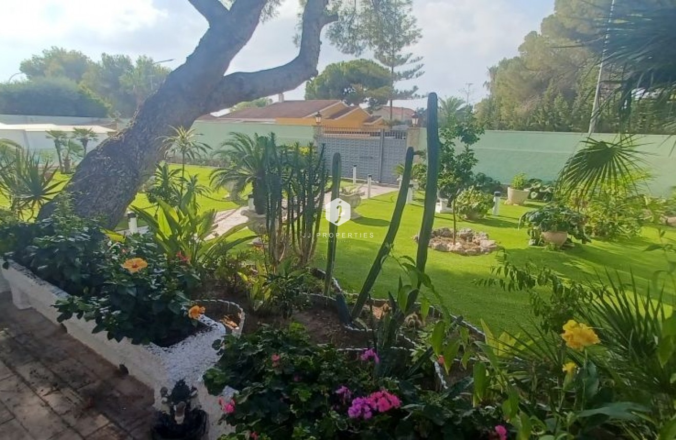 D'occasion - Villa -
Orihuela Costa - Costa Blanca