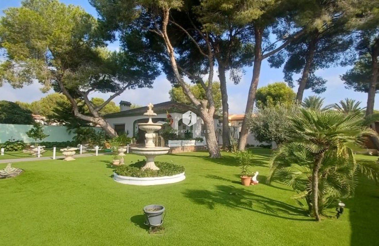 D'occasion - Villa -
Orihuela Costa - Costa Blanca