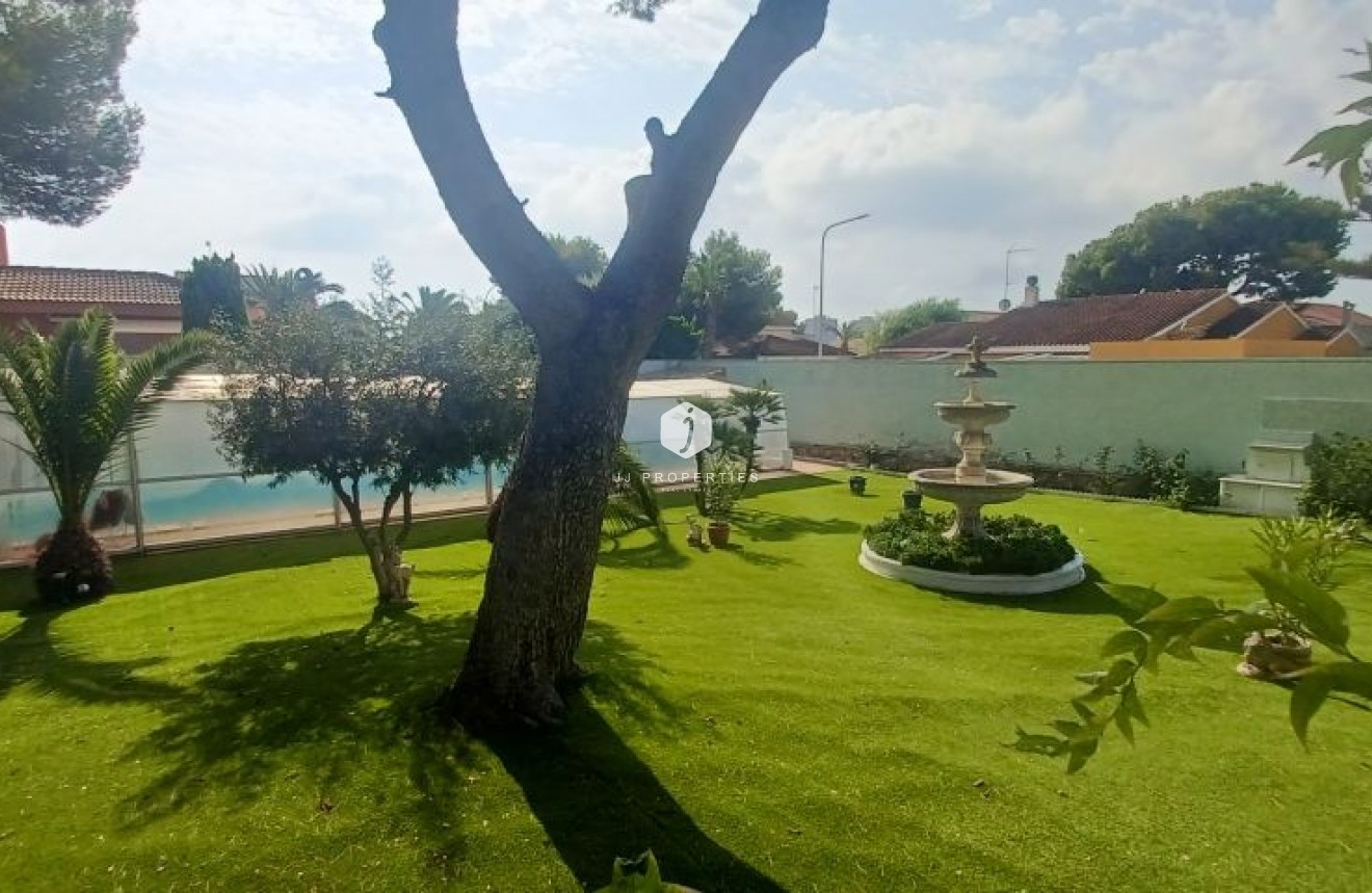 D'occasion - Villa -
Orihuela Costa - Costa Blanca