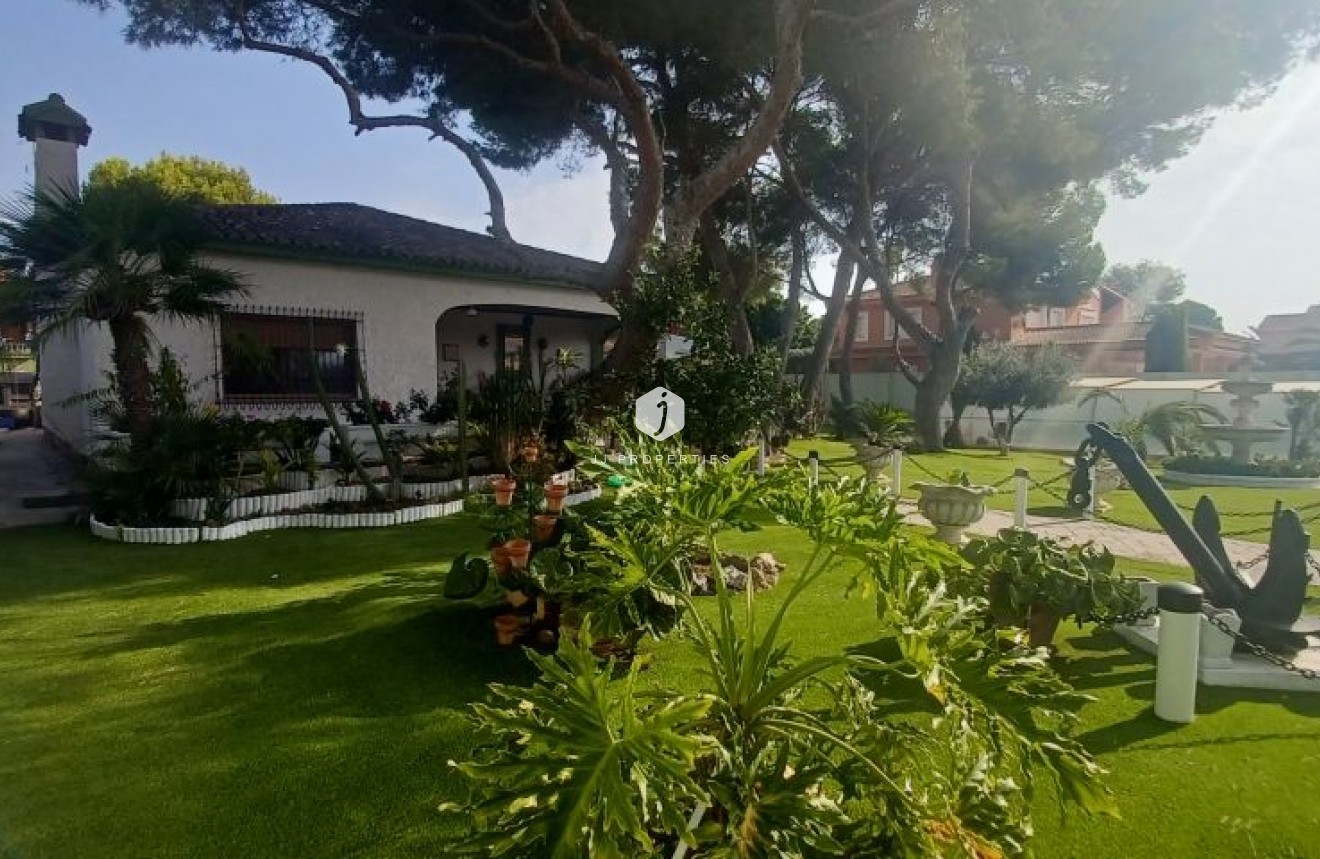 D'occasion - Villa -
Orihuela Costa - Costa Blanca