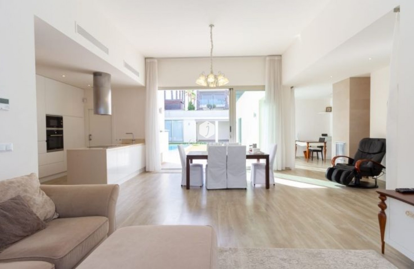 Segunda mano - Villa -
Benijofar - Costa Blanca