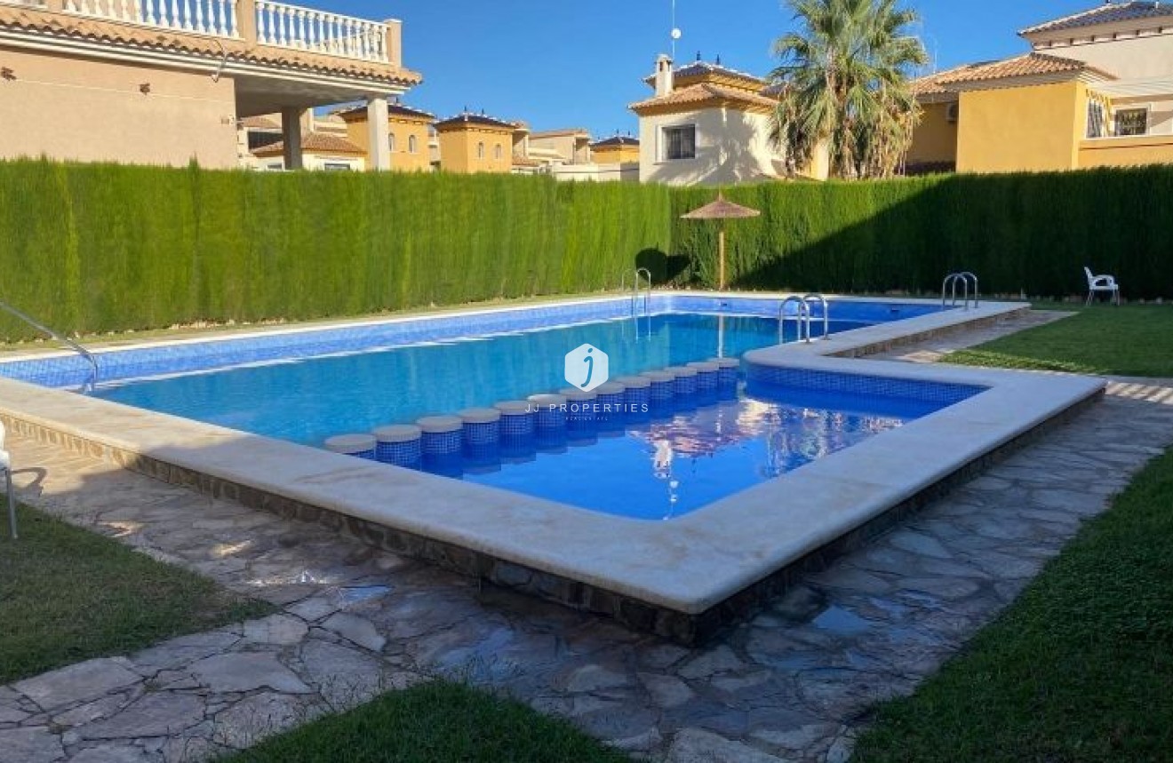 Tweedehands - Villa -
Orihuela Costa - Costa Blanca
