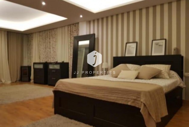 Segunda mano - Villa -
Torrevieja - aguas nuevas