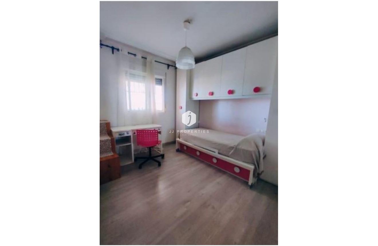 Segunda mano - Villa -
Torrevieja - aguas nuevas