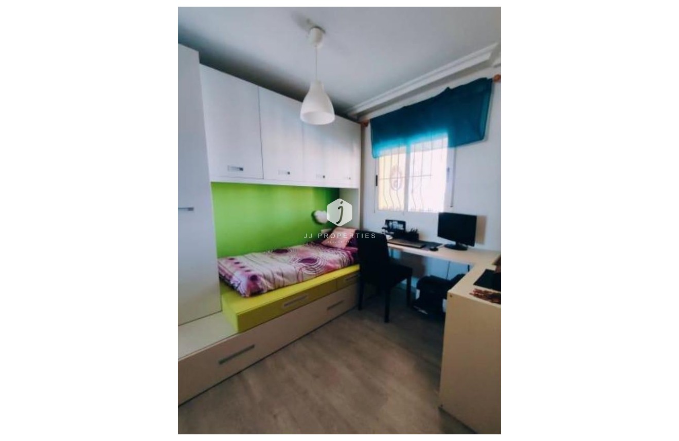 Segunda mano - Villa -
Torrevieja - aguas nuevas