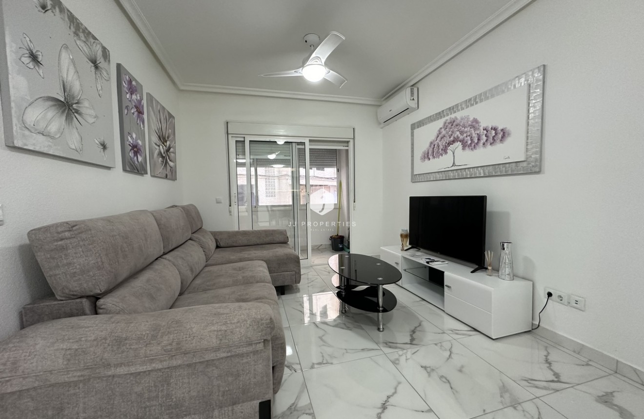 Tweedehands - Appartement / flat -
Torrevieja - Costa Blanca