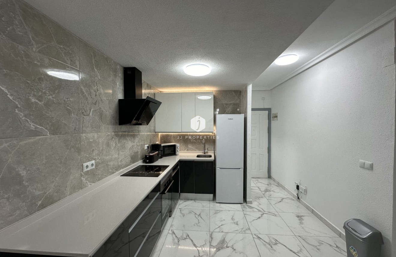 Tweedehands - Appartement / flat -
Torrevieja - Costa Blanca