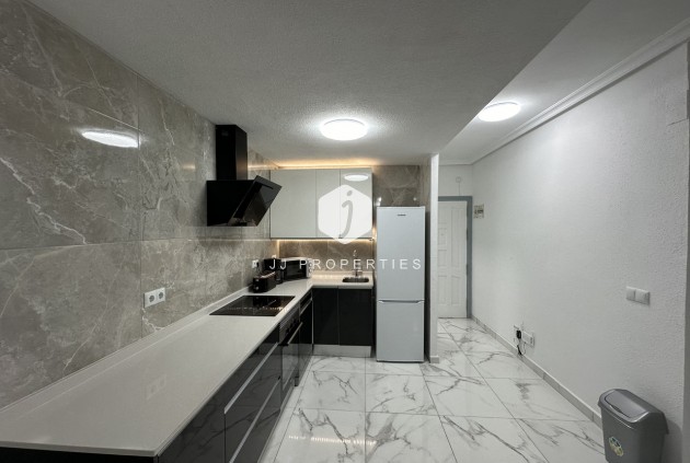 Tweedehands - Appartement / flat -
Torrevieja - Costa Blanca