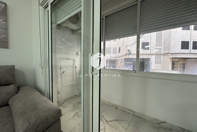 Tweedehands - Appartement / flat -
Torrevieja - Costa Blanca