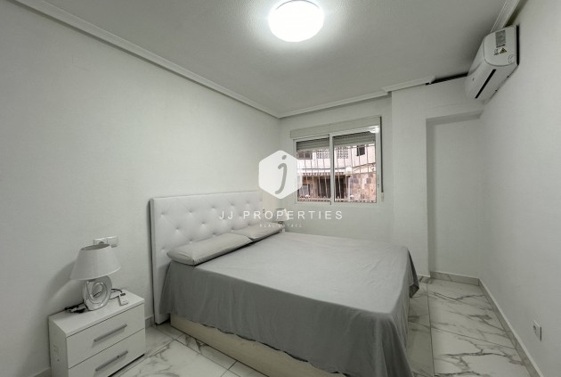 Tweedehands - Appartement / flat -
Torrevieja - Costa Blanca