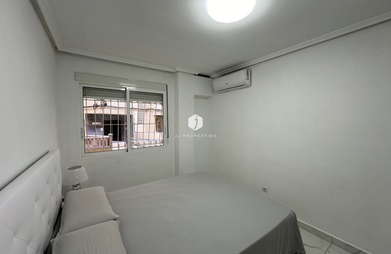 Tweedehands - Appartement / flat -
Torrevieja - Costa Blanca