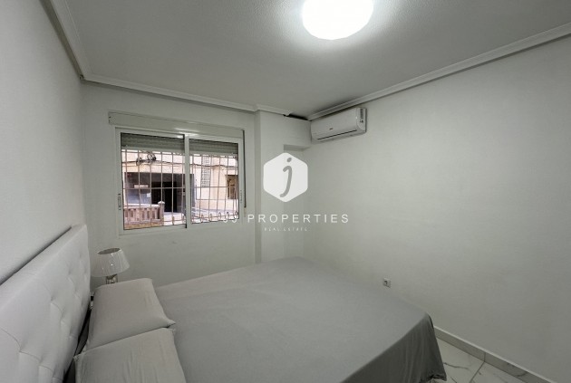 Tweedehands - Appartement / flat -
Torrevieja - Costa Blanca