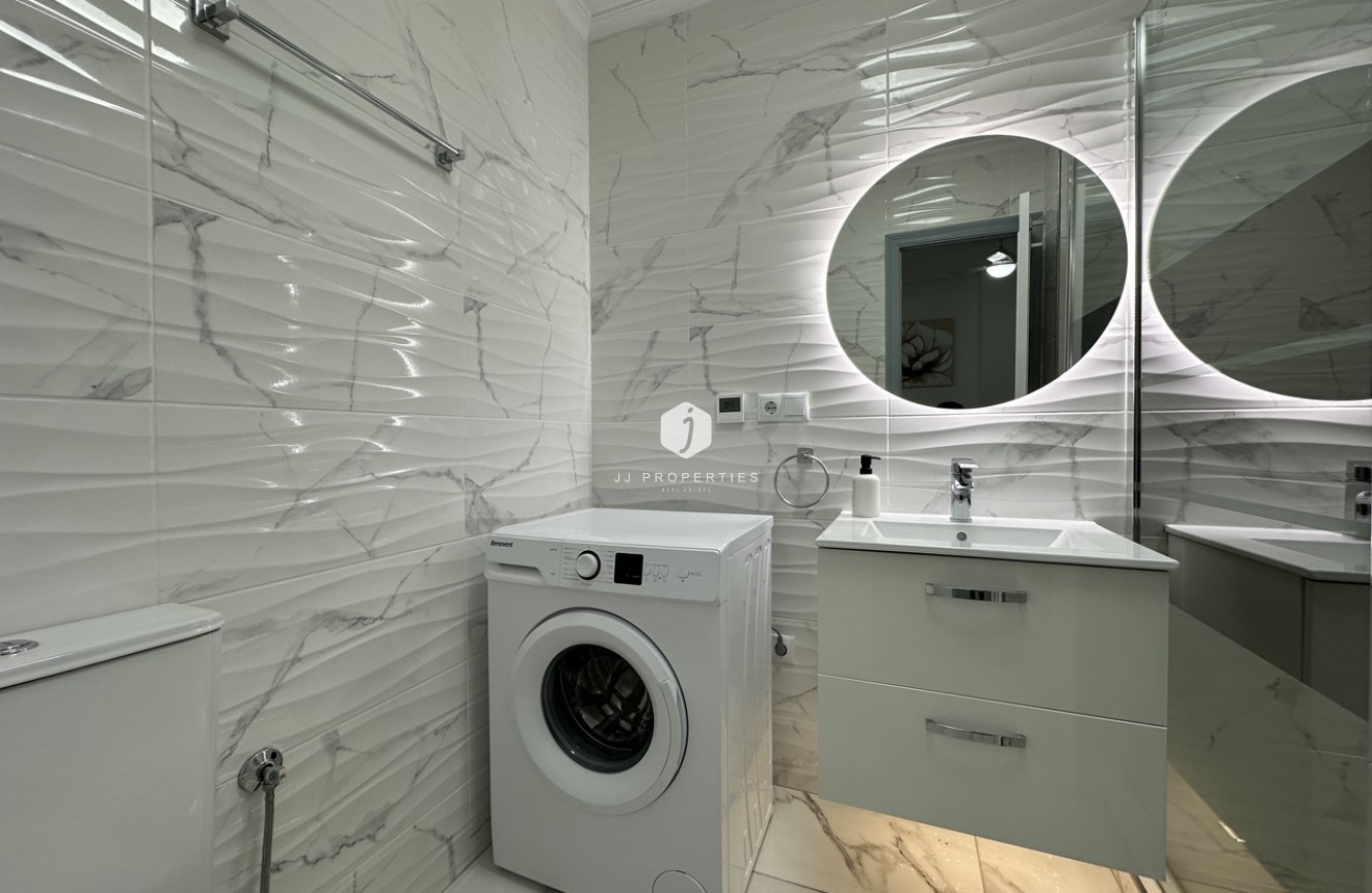 Tweedehands - Appartement / flat -
Torrevieja - Costa Blanca