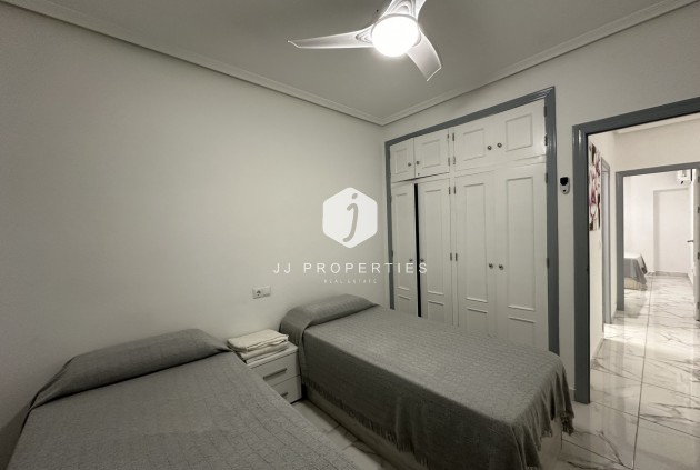 Tweedehands - Appartement / flat -
Torrevieja - Costa Blanca