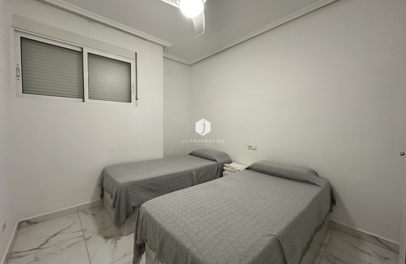 Tweedehands - Appartement / flat -
Torrevieja - Costa Blanca