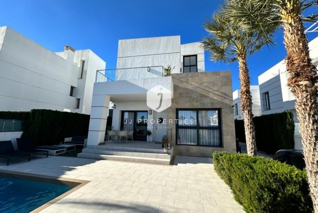 Segunda mano - Villa -
Ciudad Quesada - Costa Blanca