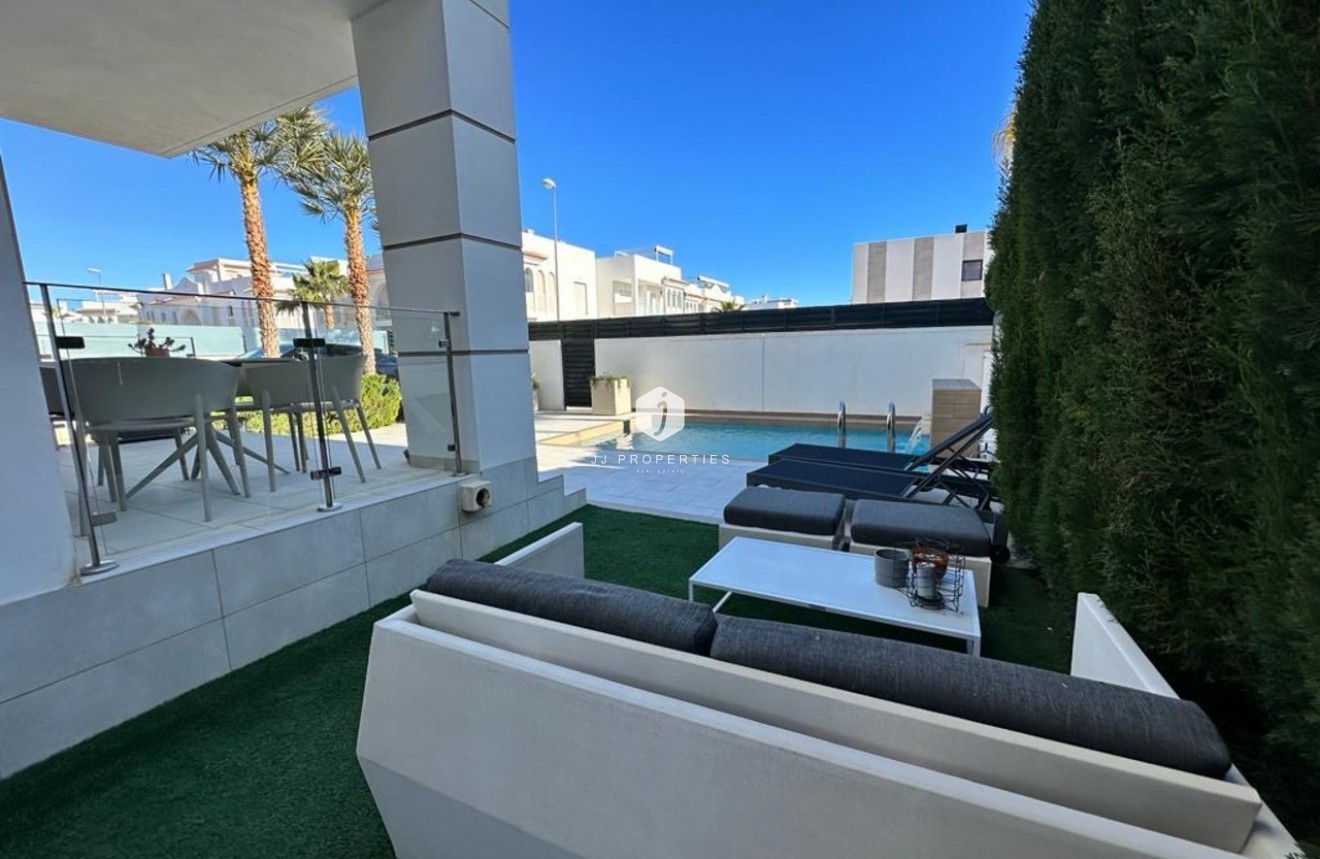 Segunda mano - Villa -
Ciudad Quesada - Costa Blanca