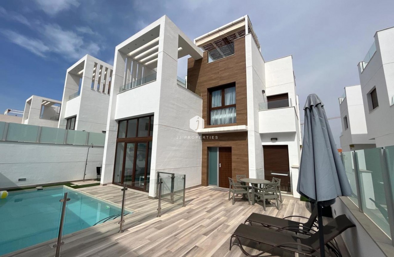 Segunda mano - Villa -
Los Altos - Costa Blanca