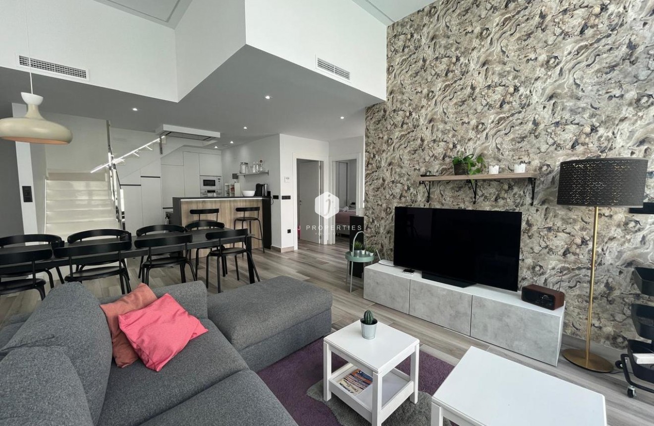 Segunda mano - Villa -
Los Altos - Costa Blanca