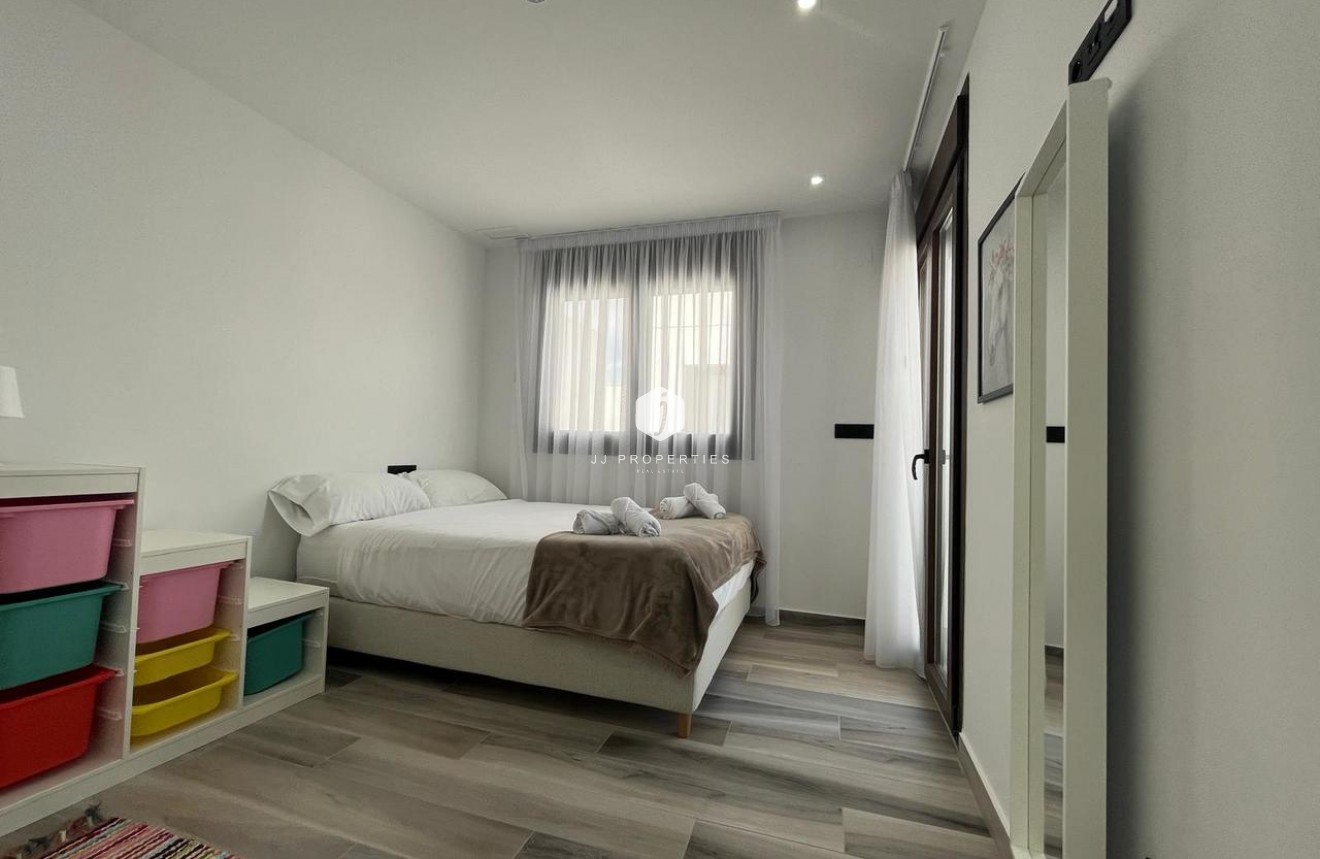 Segunda mano - Villa -
Los Altos - Costa Blanca