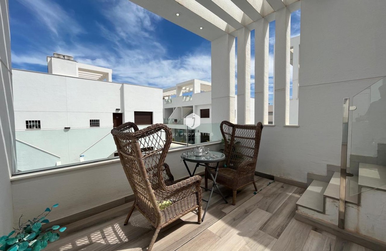 Segunda mano - Villa -
Los Altos - Costa Blanca