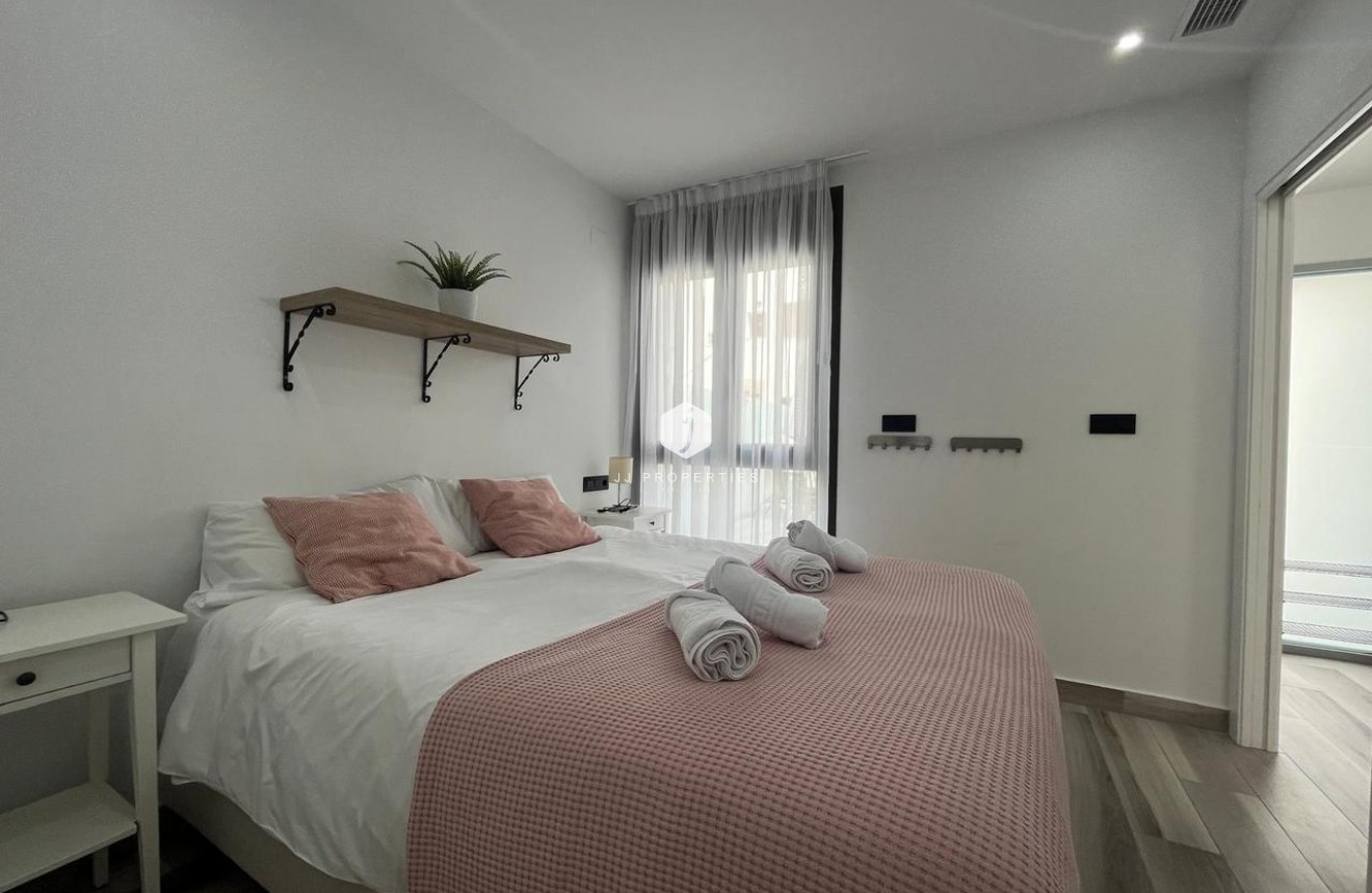 Segunda mano - Villa -
Los Altos - Costa Blanca