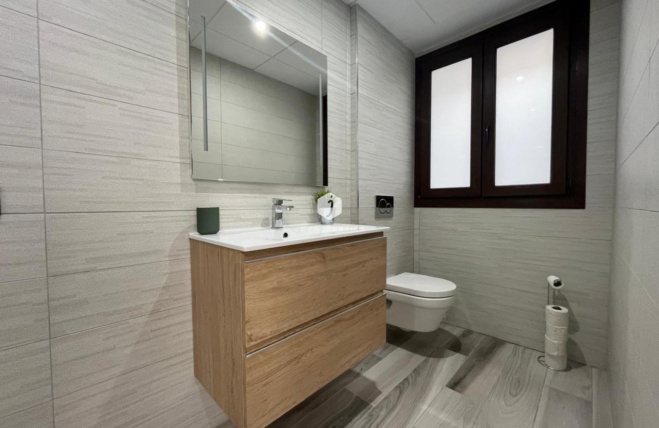 Segunda mano - Villa -
Los Altos - Costa Blanca