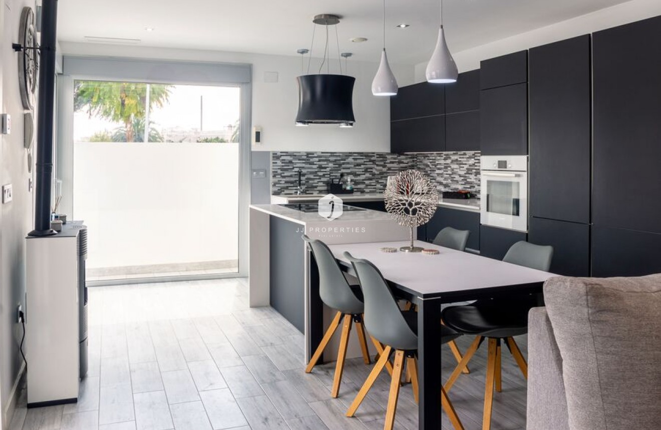 Segunda mano - Villa -
Daya Vieja - Costa Blanca