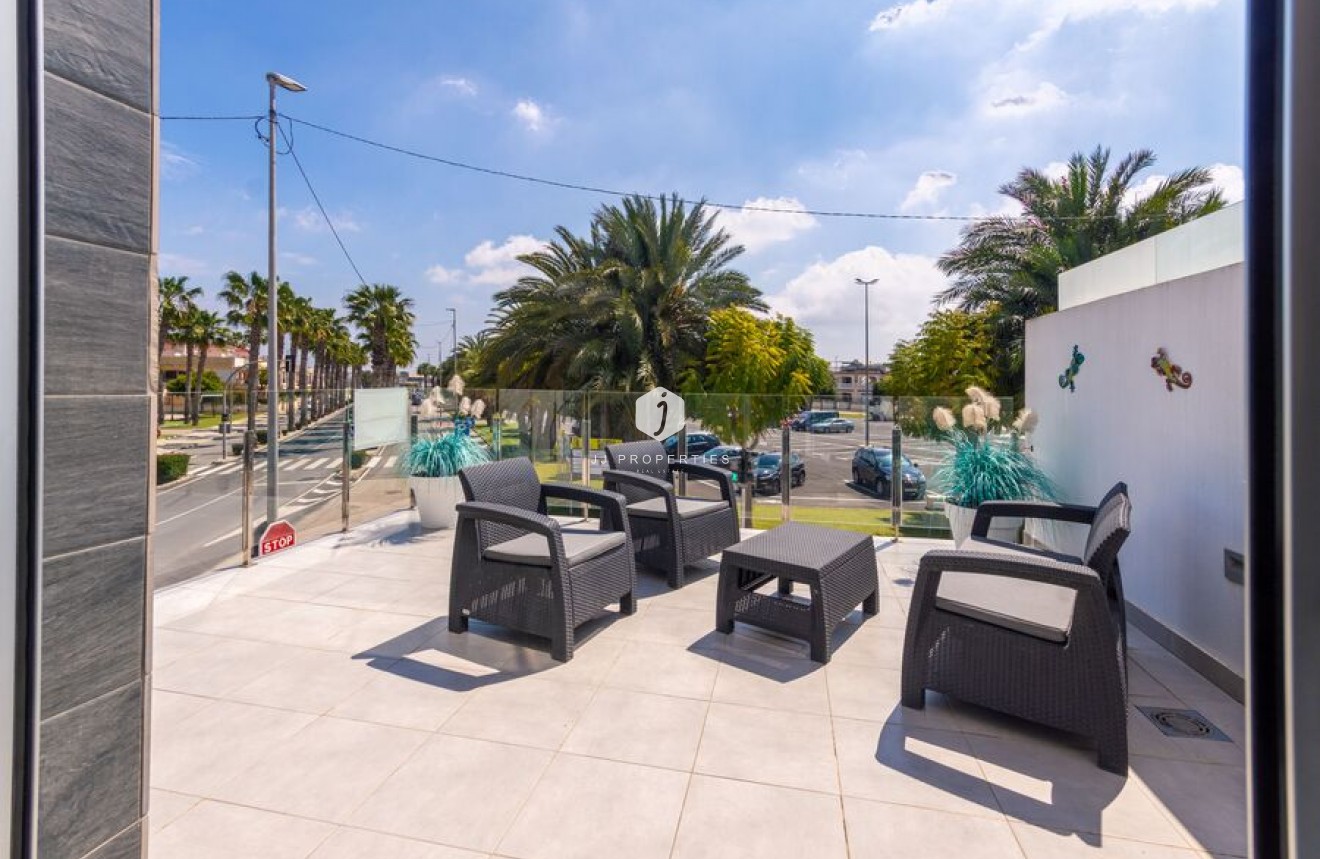 Segunda mano - Villa -
Daya Vieja - Costa Blanca