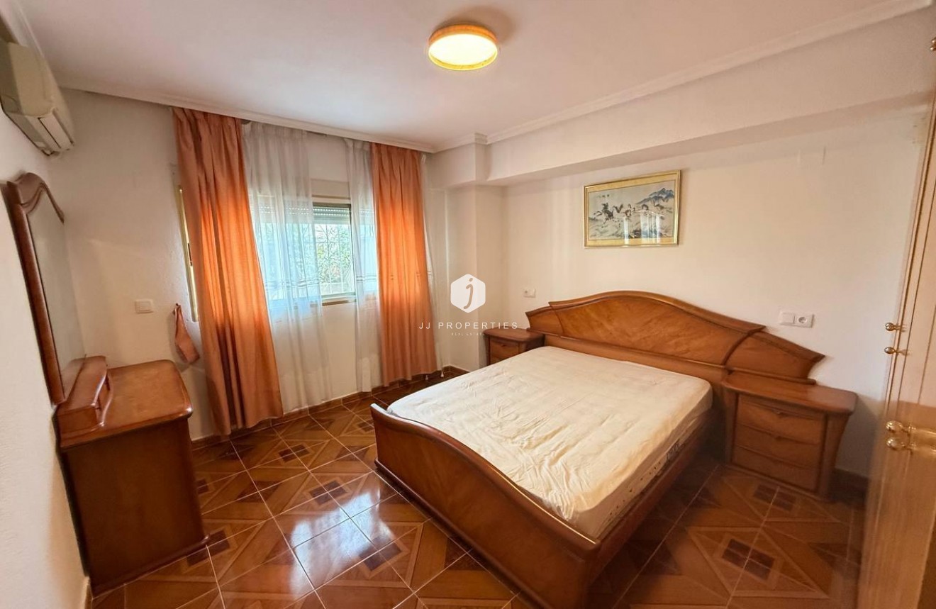 Segunda mano - Apartamento / piso -
Orihuela Costa - Punta Prima