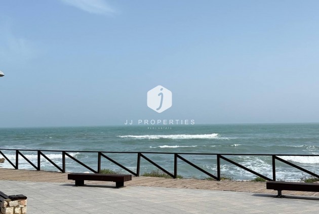 Segunda mano - Apartamento / piso -
Orihuela Costa - Punta Prima