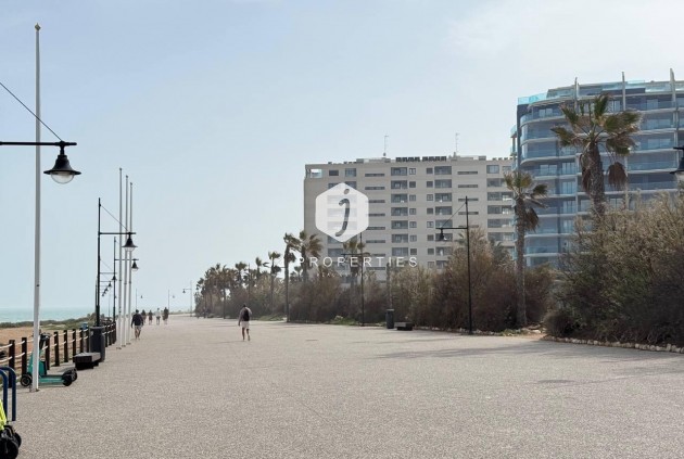 Segunda mano - Apartamento / piso -
Orihuela Costa - Punta Prima