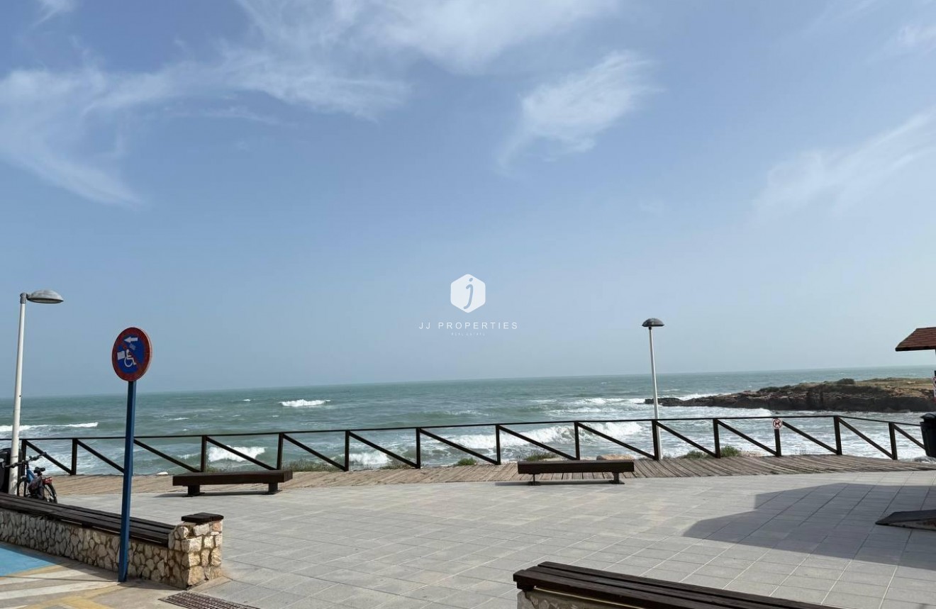 Segunda mano - Apartamento / piso -
Orihuela Costa - Punta Prima