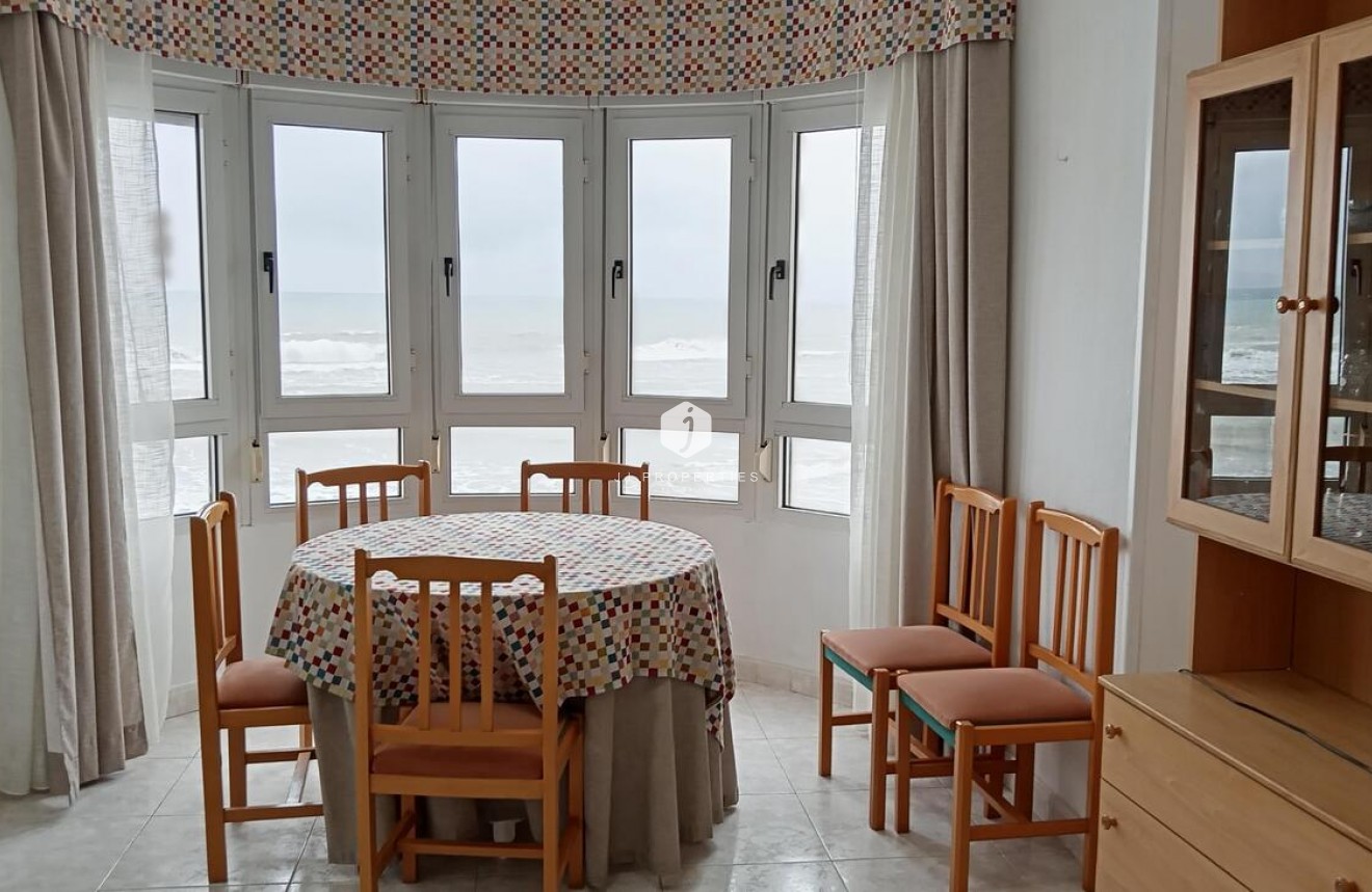 D'occasion - Appartement -
Torrevieja - PLAYA LOS LOCOS