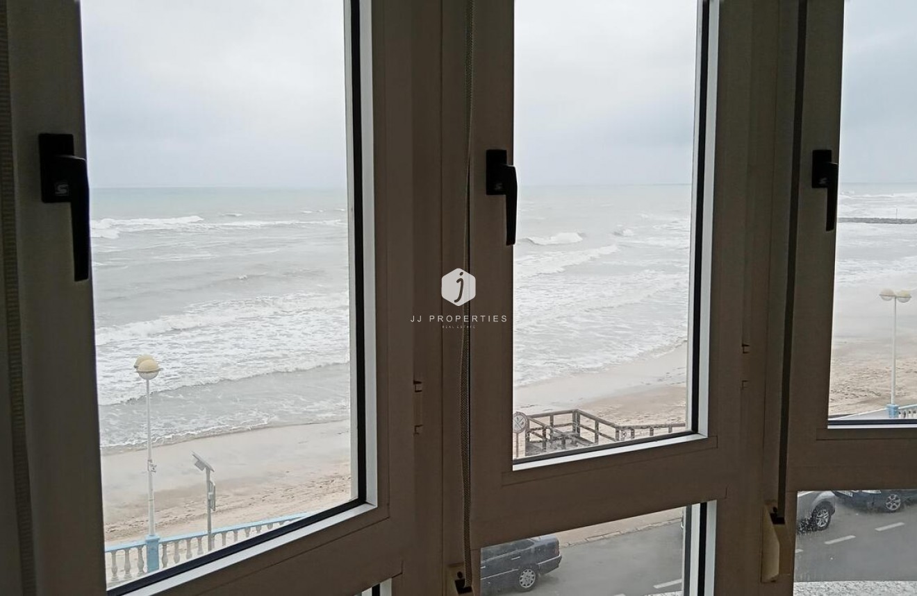 D'occasion - Appartement -
Torrevieja - PLAYA LOS LOCOS