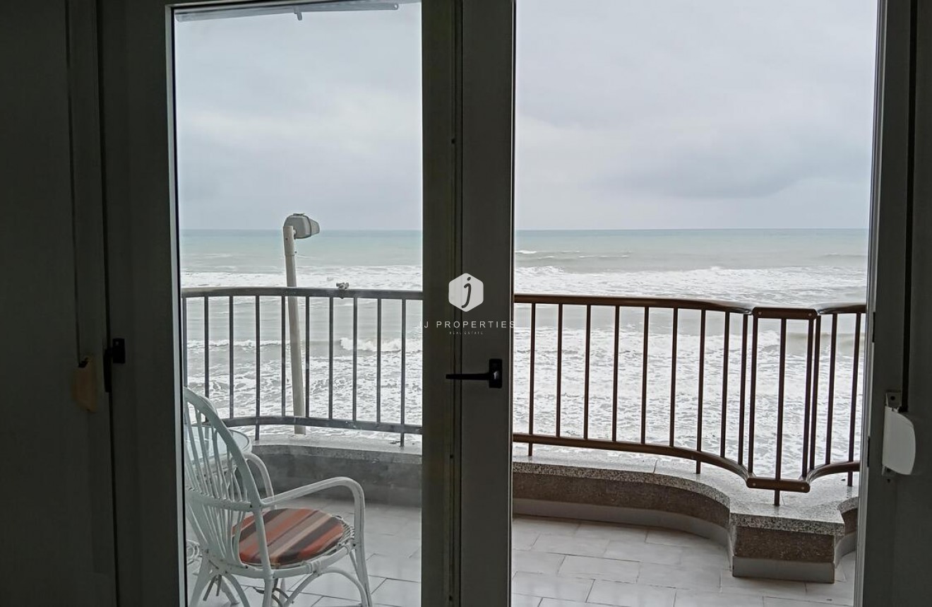 D'occasion - Appartement -
Torrevieja - PLAYA LOS LOCOS