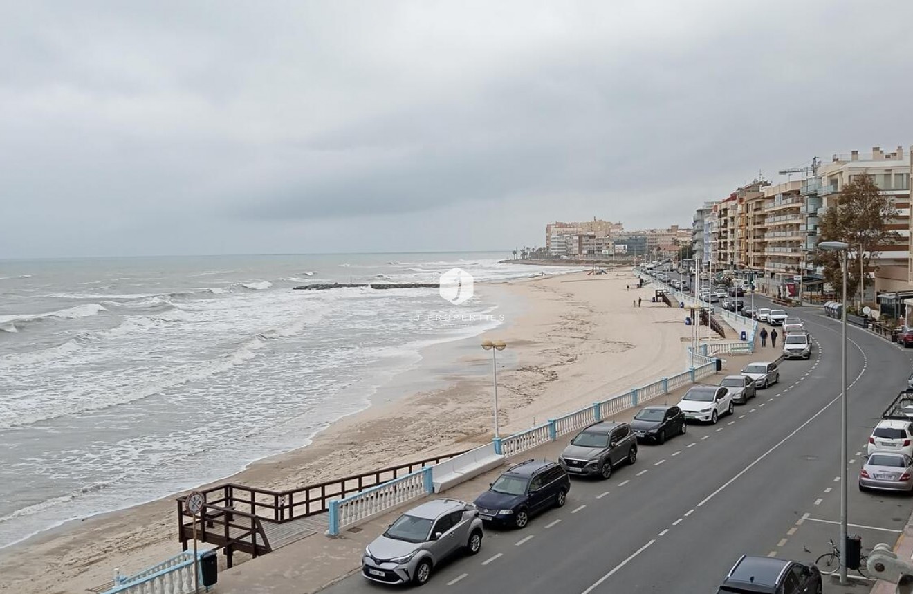 D'occasion - Appartement -
Torrevieja - PLAYA LOS LOCOS