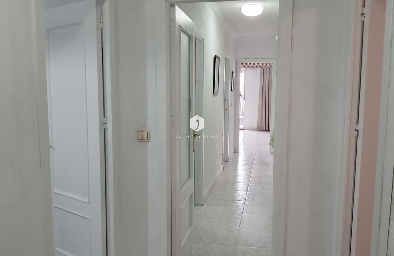 D'occasion - Appartement -
Torrevieja - PLAYA LOS LOCOS